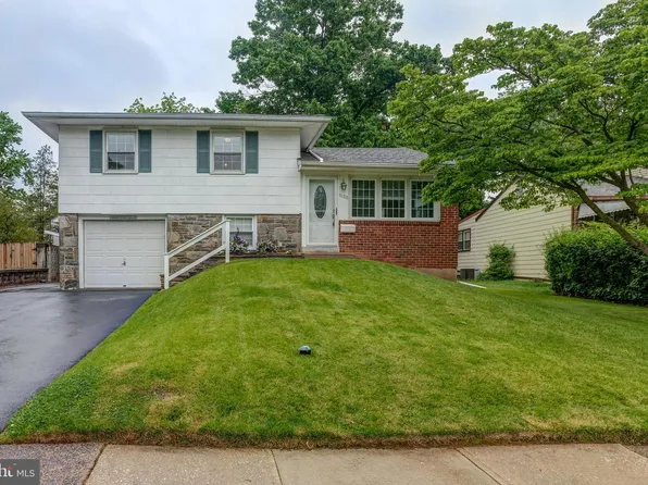 1120 Brookwood Ln, Secane, PA 19018