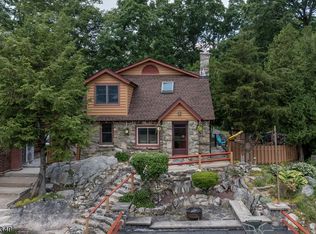 316 Squaw Trl, Andover, NJ 07821