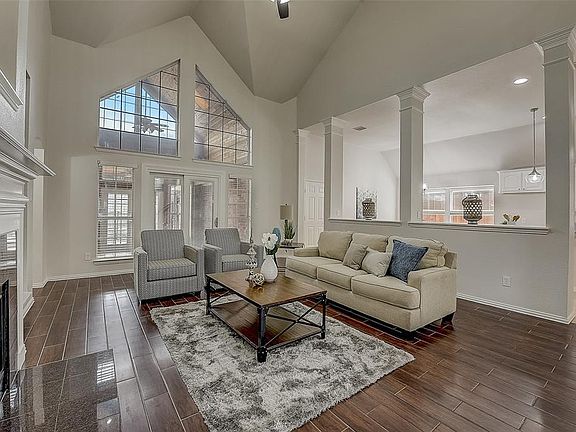 3rd image of 3908 Dunwich Dr