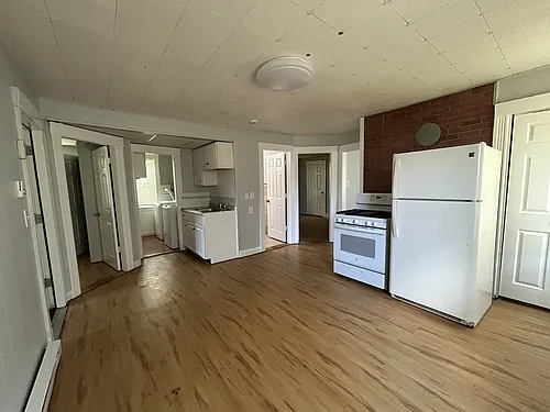 Floor plan 144 Fremont Street - B