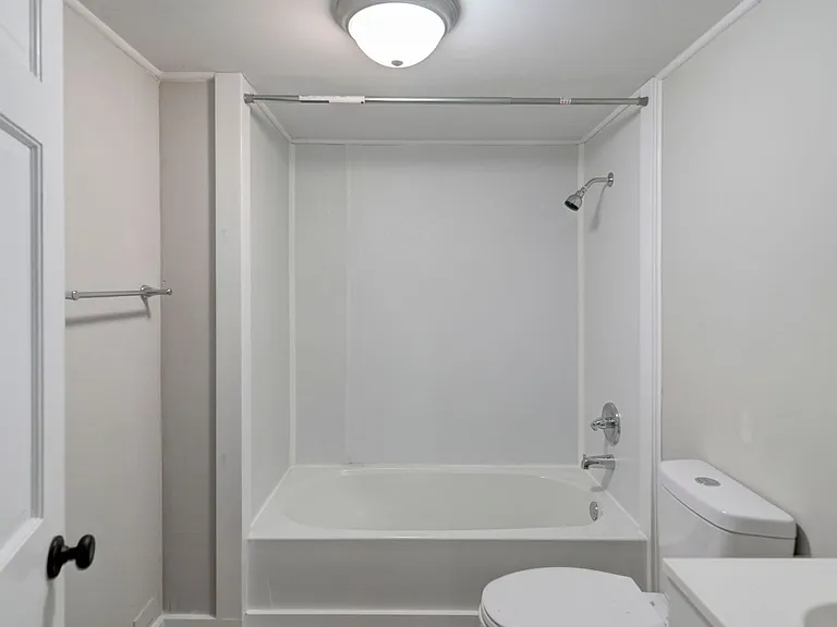 203 Augusta St — Photo 19