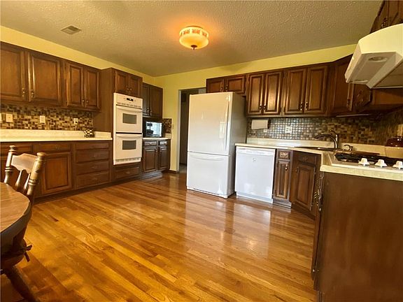 4th image of 5021 SE 72nd Ave
