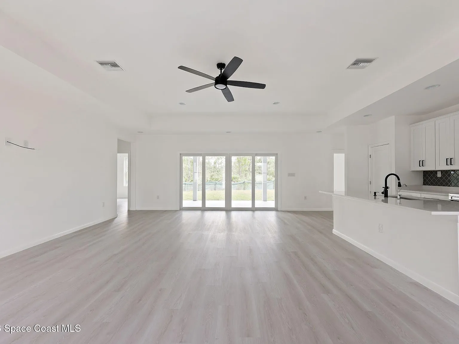 4 bed, 3.0 bath, 2155 sqft, $2,650 — Photo 4