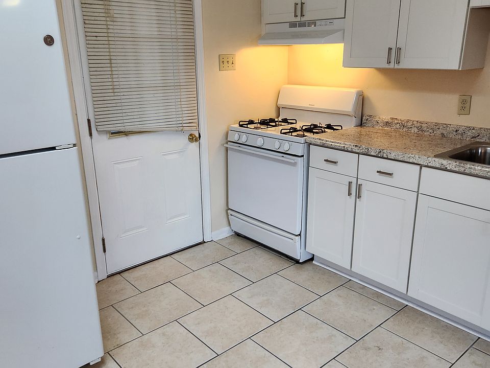 Kitchen with door to back yard