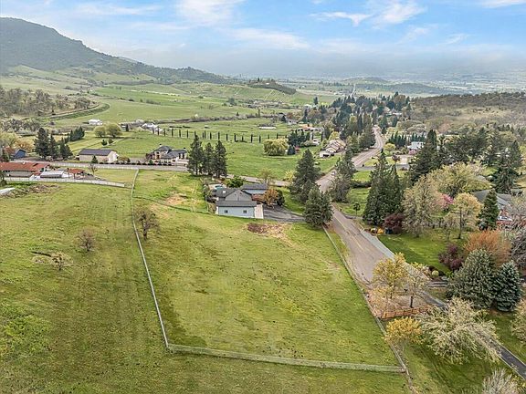 2nd image of 2455 David Ln