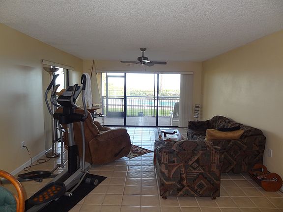 2nd image of 555 Jackson Ave APT 101