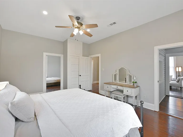 3427 Avenue L — Photo 17
