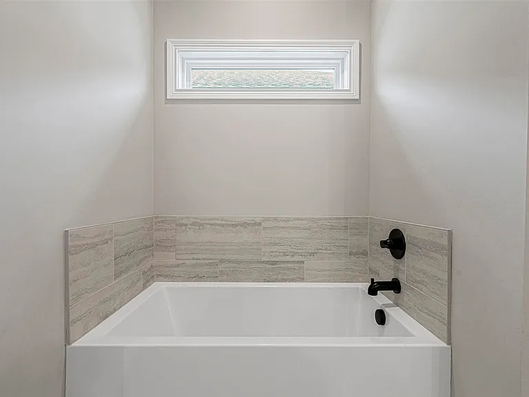 821 Poplar Log Dr — Photo 17