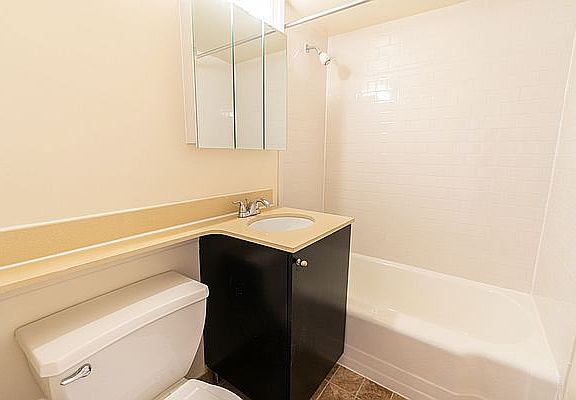 5th image of 104-60 Queens Blvd #21A