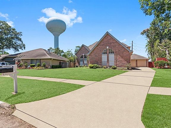 3rd image of 15606 Fox Springs Drive