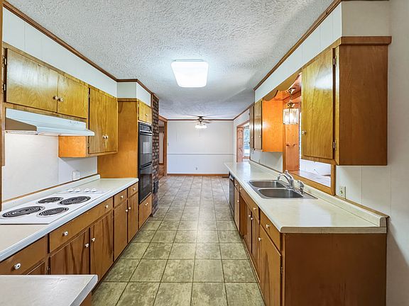 3rd image of 87 Meadow Ln