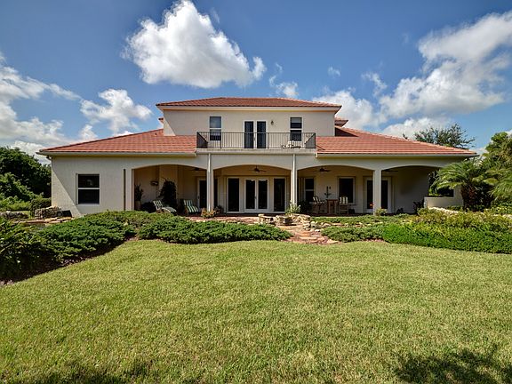 4th image of 1077 Riverwind Cir
