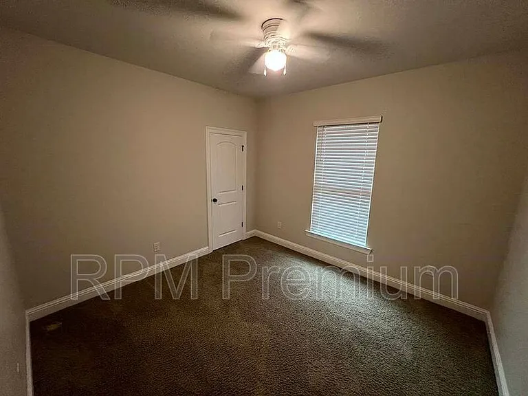 6212 Lake Edge Dr — Photo 34