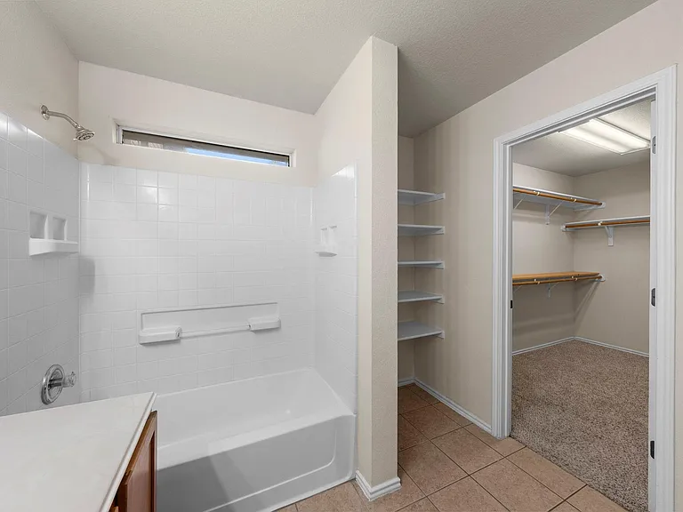 9424 Castle Pines Dr — Photo 15