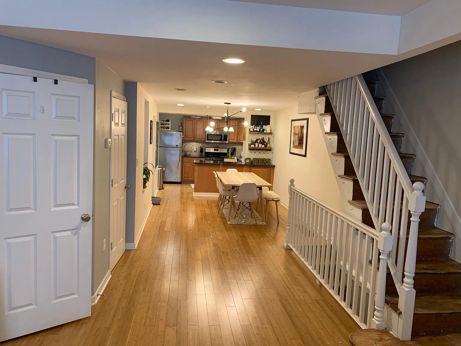 3 bed, 2000 sqft, $3,000 — Photo 3