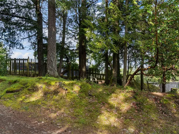 992 Allenby Rd, Nanaimo, BC V9P 2A9