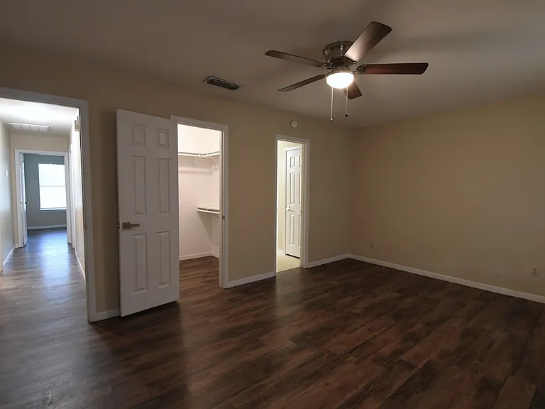 2529 Westminster Dr — Photo 11