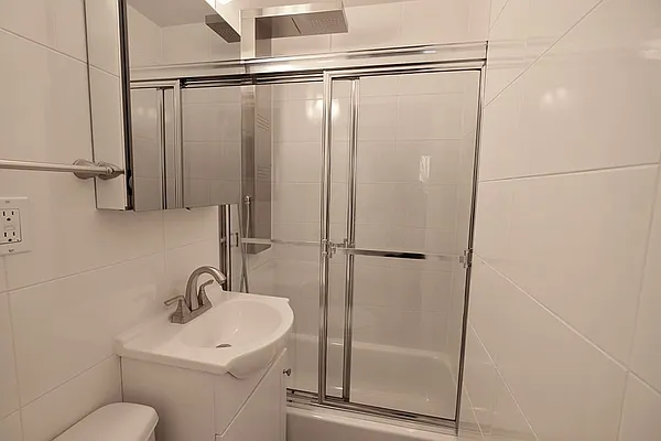 Rented by Aether Property Group | media 10