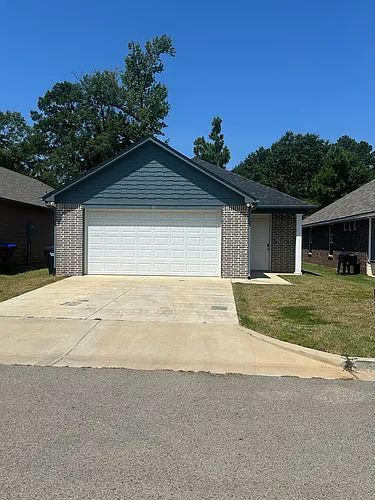 1607 Everwood Ct Photo 1