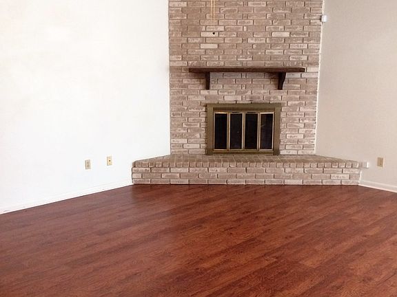2nd image of 217 Kensington Dr