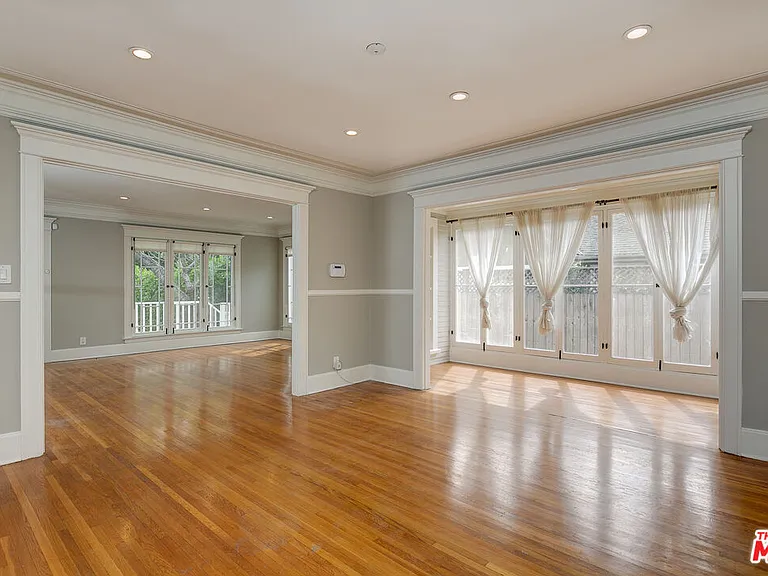 1441 N Ogden Dr — Photo 11