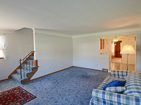 2nd image of 900 McKinley Ave