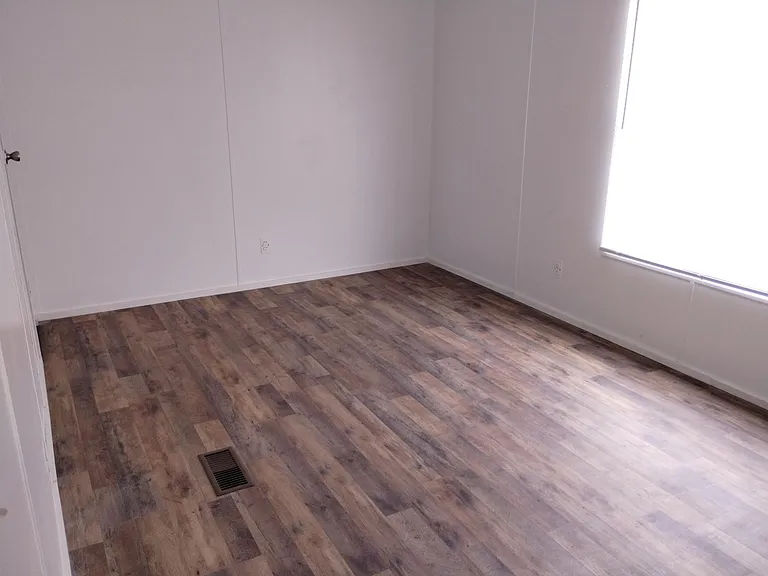 209 S Avenue B #28 — Photo 5