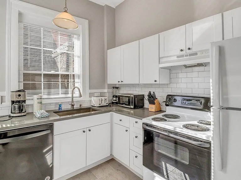 203 E York St #1 — Photo 4