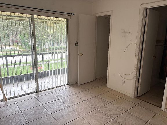 5th image of 4117 NW 88th Avenue #201