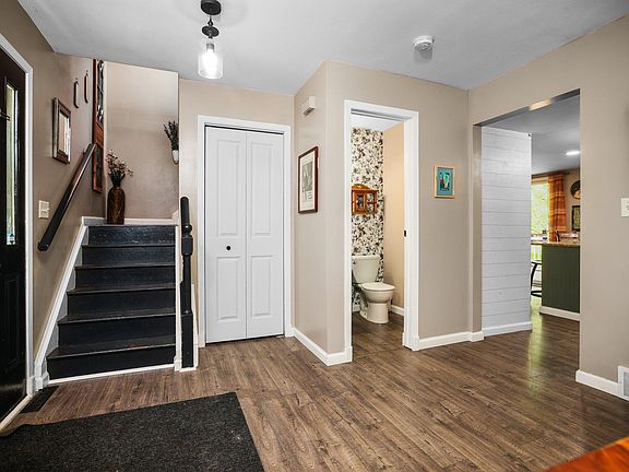 5th image of 4925 Hampshire Dr