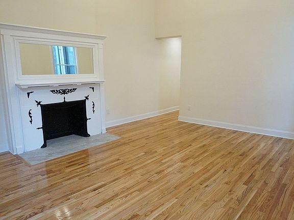 3rd image of 37 W 75th St APT 1C