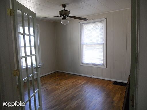 2nd image of 1543 N Ave NE