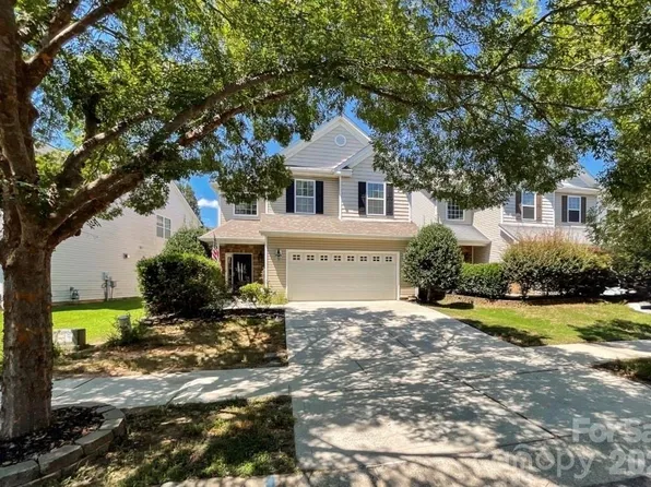 1033 Mountain Laurel Ct, Matthews, NC 28104