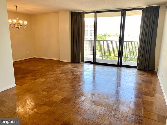 5th image of 4 Monroe St APT 1004