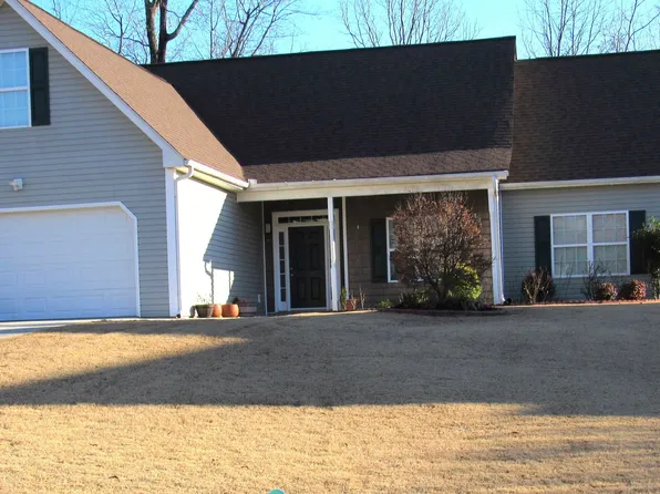 405 Clarion Dr, Carrollton, GA 30116