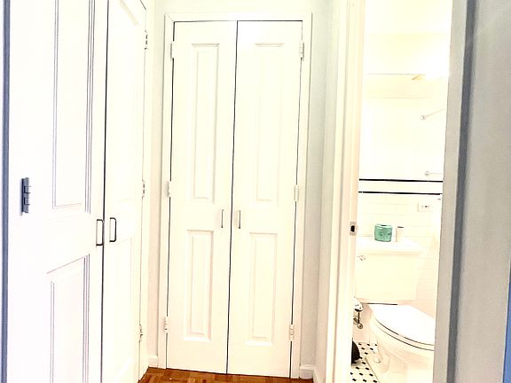4th image of 350 W 43rd St APT 6A