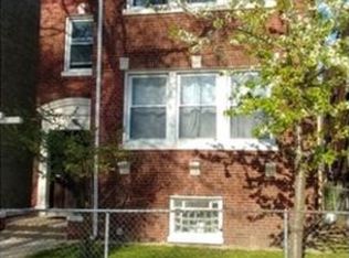 6208 N Claremont Ave #3, Chicago, IL 60659