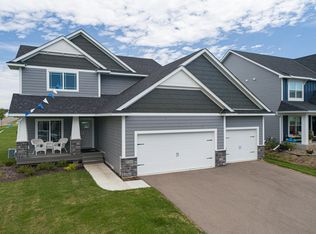 5260 Porchlight Vw, Woodbury, MN 55129