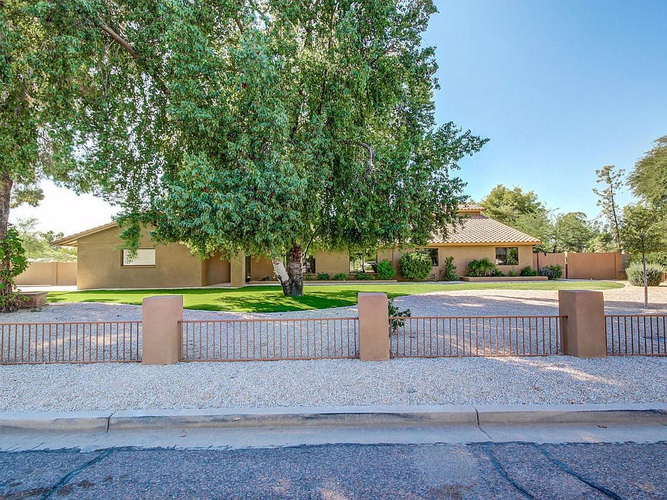 1st image of 10816 N 60th Pl