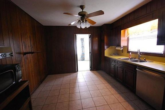 3rd image of 3709 Bernard Cir