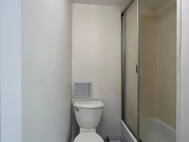 401 W Jackson St #8 — Photo 7