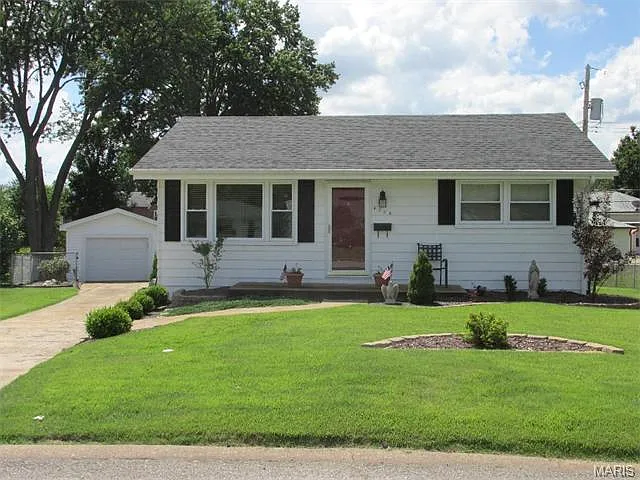 4004 Healy Ct photo 1