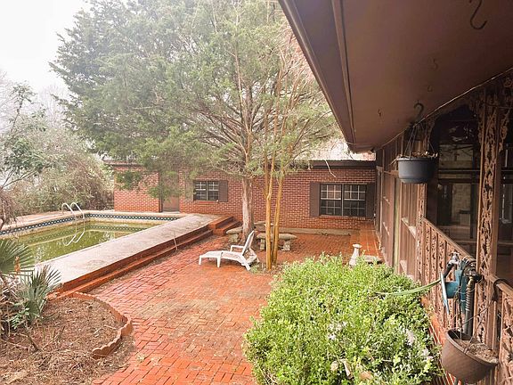 2nd image of 201 Kimbrough St