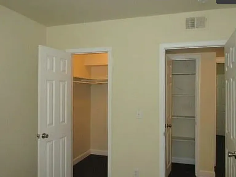 1626 N Chestnut St — Photo 14