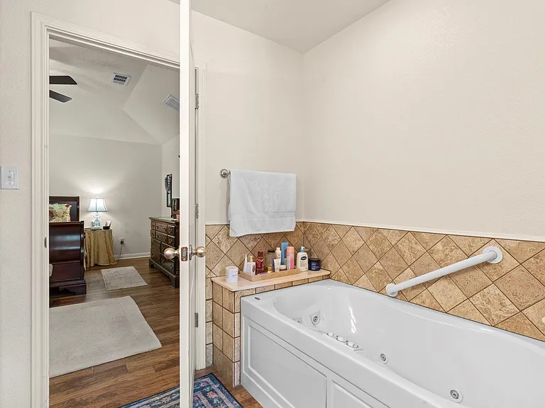 1109 Delmar St — Photo 18