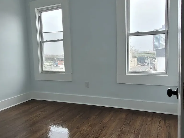 329-331 Elizabeth Ave — Photo 11