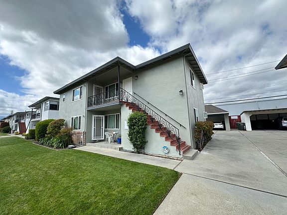 3rd image of 373 Kuehnis Dr