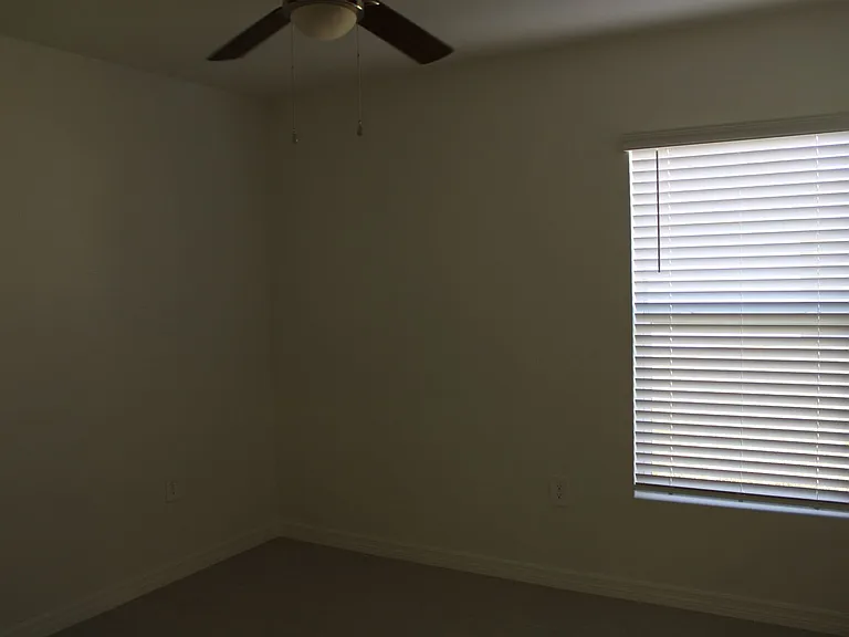 19542 Fairhill Ct — Photo 10