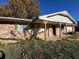 5567 NW Eisenhower Dr, Lawton, OK 73505