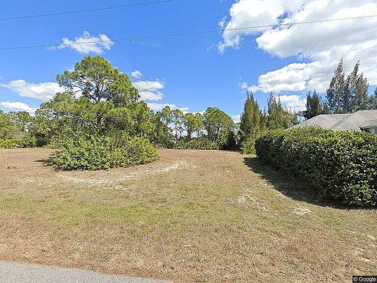1st image of 3913 NE 19th Ave